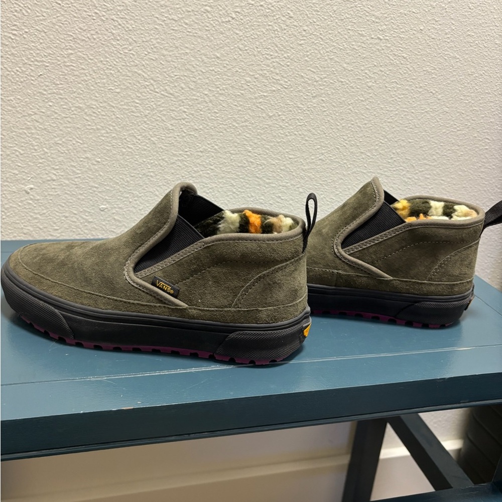 Unisex Vans Mte Mid Insulated Slip On sz 7.5